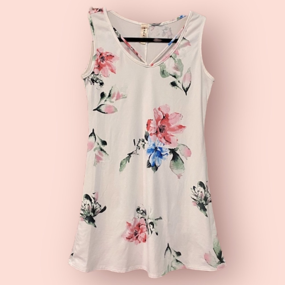 Soft summer floral mini dress for vacation- white
